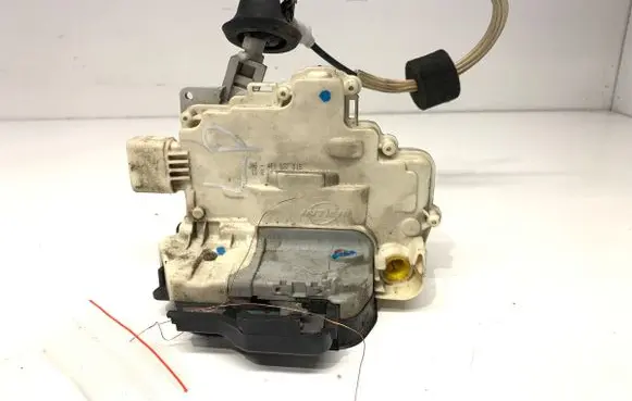 Audi A6 Allroad C6 Front door lock 4F1837015