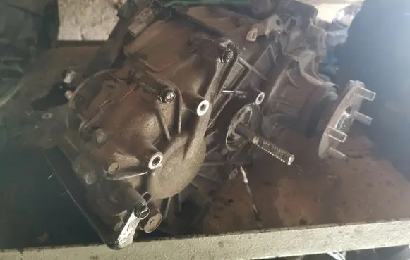 Toyota Land Cruiser (J200) Gearbox transfer box case 