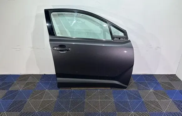 Toyota C-HR I Front door 
