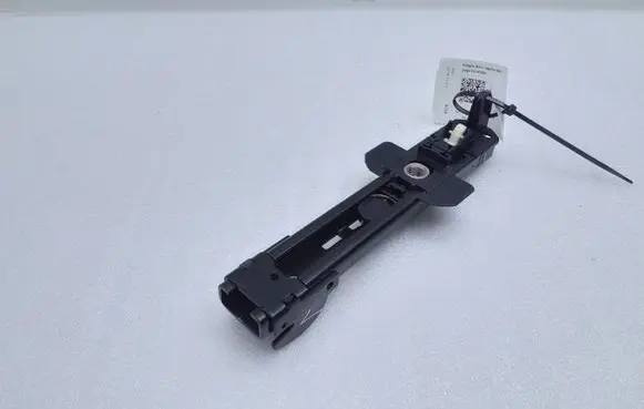 Audi Q7 4L Seat belt adjustment motor 8E0857833F