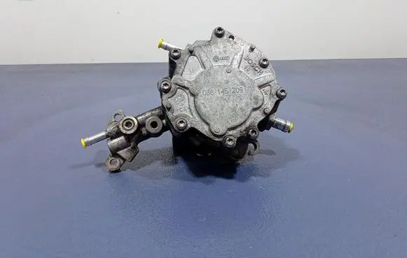 Volkswagen PASSAT B6 Vacuum pump 038145209M