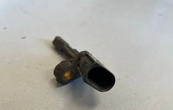 Volkswagen Golf VI ABS rear brake sensor 1K0927807