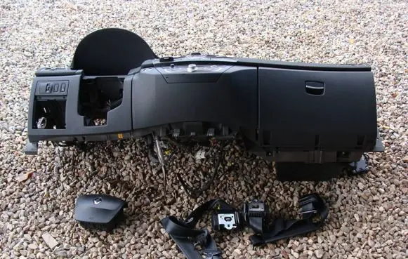 Renault Laguna III Dashboard 681002890R