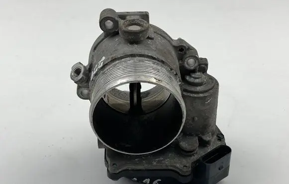 Volkswagen PASSAT B8 Throttle valve 03N128063B A2C85504200 03N128055