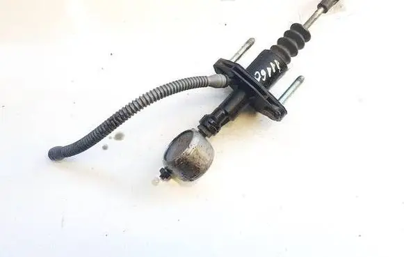 Opel Zafira A Clutch master cylinder 90581565