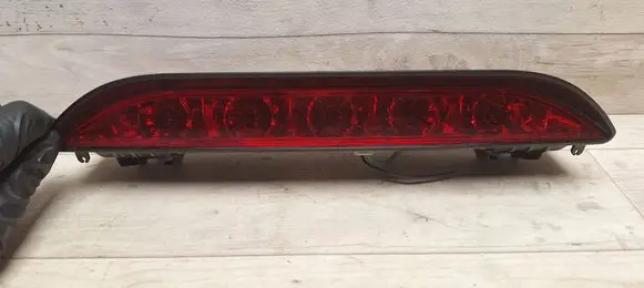 Chevrolet Aveo Third/center stoplight 
