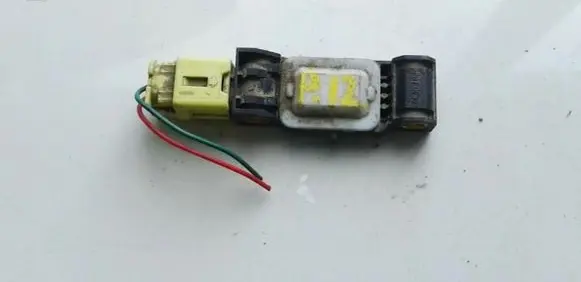 Nissan Primera Airbag deployment crash/impact sensor 98830AY000 0285003019