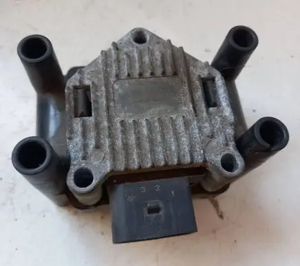 Volkswagen Golf IV High voltage ignition coil R0101C00100