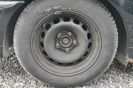 BMW 5 E39 R15 winter tire 