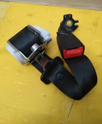 Ford Focus Middle seatbelt (rear) 34085717