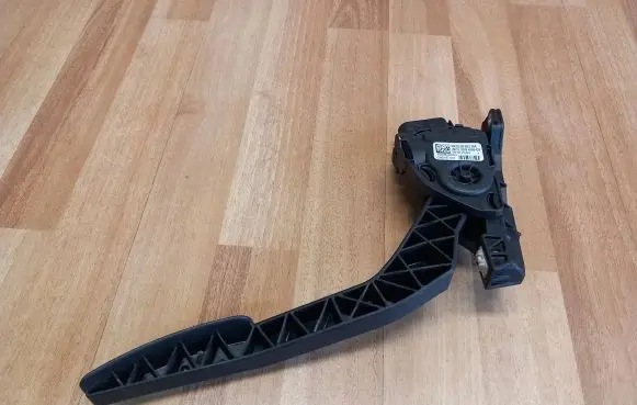 Jaguar XF X250 Accelerator throttle pedal 9X239F832BA 6PV00969803 C95YE03