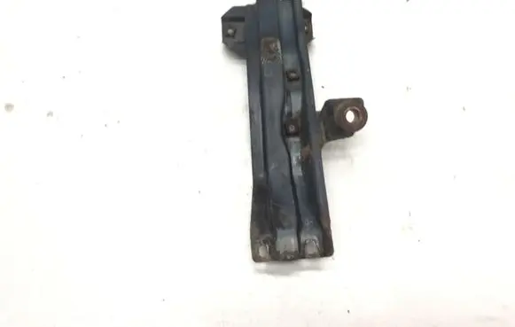 Radiator support slam panel bracket