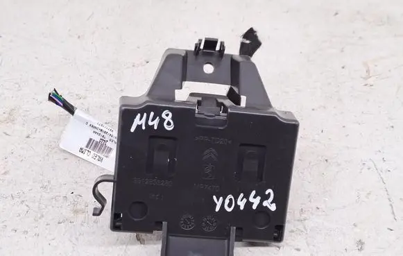 Citroen C3 Other control units/modules 9832228080