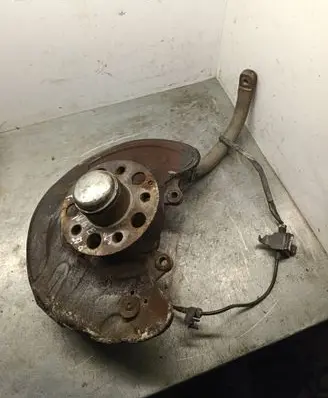 Mercedes-Benz E W211 Front wheel hub