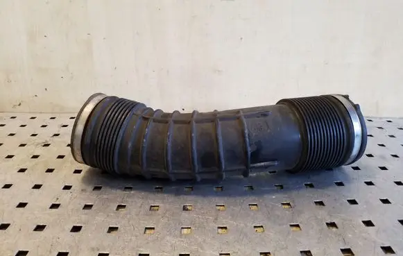 Volvo S80 Air intake hose/pipe 6898050