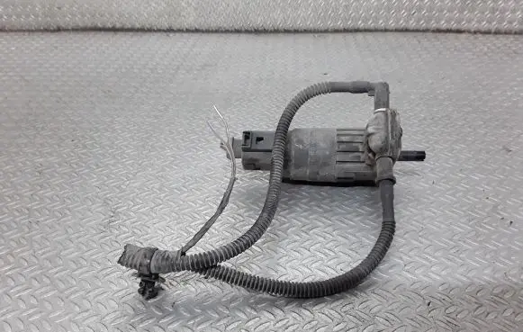 Skoda Octavia Mk2 (1Z) Windscreen/windshield washer pump 1T0955651A