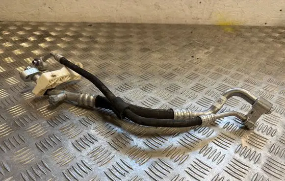 BMW i4 Air conditioning (A/C) pipe/hose 4A2567601 20296611