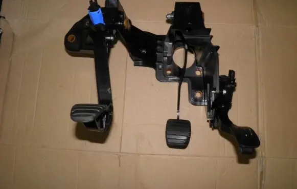 Opel Movano B Pedal assembly 