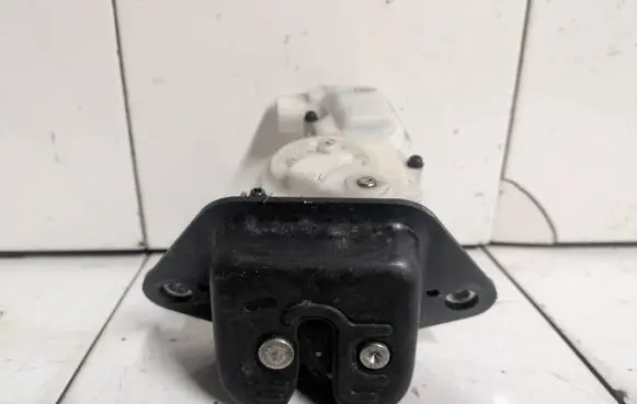 Honda Civic Tailgate/trunk/boot lock/catch/latch EUK9361110A
