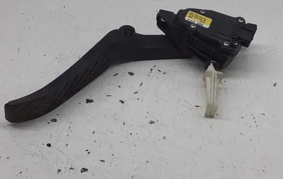 Audi Q7 4L Accelerator throttle pedal 7L0723507B
