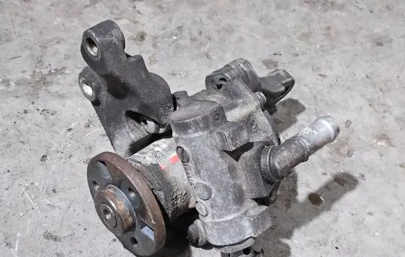BMW 3 E92 E93 Power steering pump 6779244