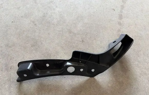 Mercedes-Benz GLC X253 C253 Front bumper mounting bracket A2538857700