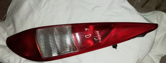 Ford Mondeo Mk III Rear/tail lights 1S7113404C