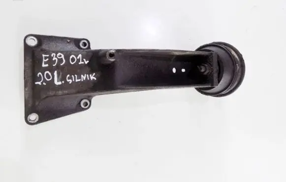 BMW 5 E39 Engine mount bracket