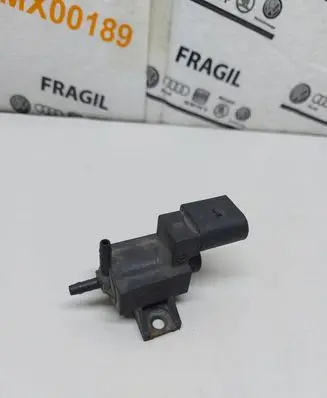 Volkswagen PASSAT B6 Vacuum valve 037906283D