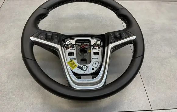 Opel Mokka X Steering wheel 