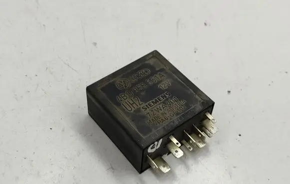 Volkswagen Golf IV Other relay 4B0955531