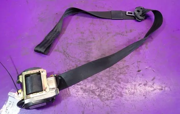 Audi A3 S3 8P Front seatbelt