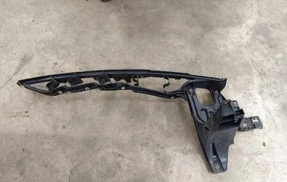 BMW X6 E71 Fender mounting bracket 7157990 5112