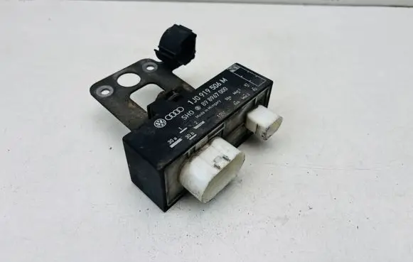 Volkswagen Golf IV Coolant fan relay 1J0919506M
