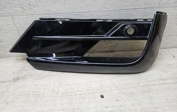 Volkswagen Tiguan Front bumper lower grill 5NN853666B