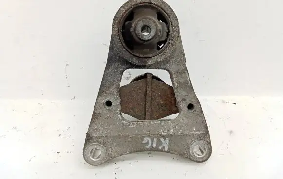 Toyota RAV 4 (XA30) Rear differential/diff mount bracket 