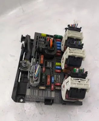 Citroen C5 Fuse box set 9675877980