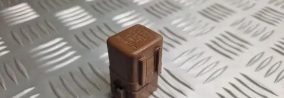 Nissan King Cab, Navara Other relay 2523079964