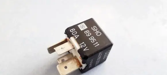 Audi A4 S4 B5 8D Other relay 443951253J