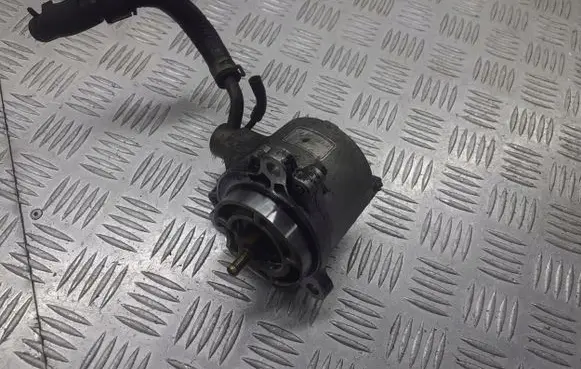Mazda 6 Vacuum pump K2T56172