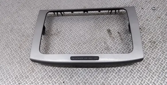 Volkswagen PASSAT B6 Radio/GPS head unit trim 318410100