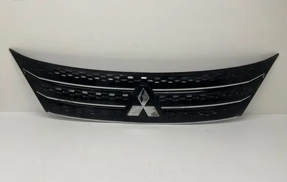 Front bumper upper radiator grill