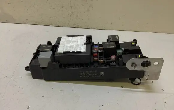 Land Rover Discovery 5 Fuse module HPLA14A073BC