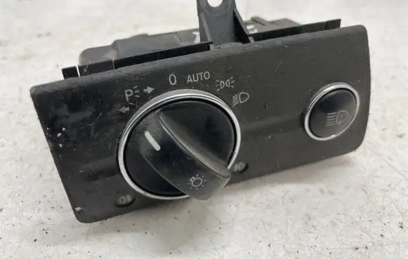 Mercedes-Benz E W211 Light switch 2115450104