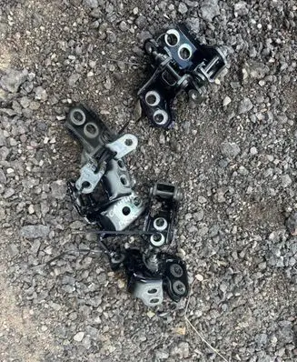 Renault Captur II Front door hinges set 7963R 9674R