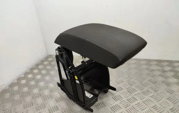 Skoda Octavia Mk3 (5E) Armrest
