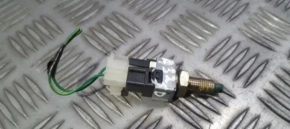 Mazda 323 F Brake pedal sensor switch uh71