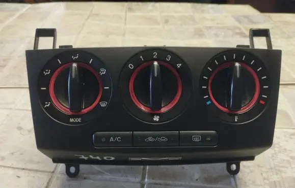 Mazda 3 I Climate control unit C3902 C390231113