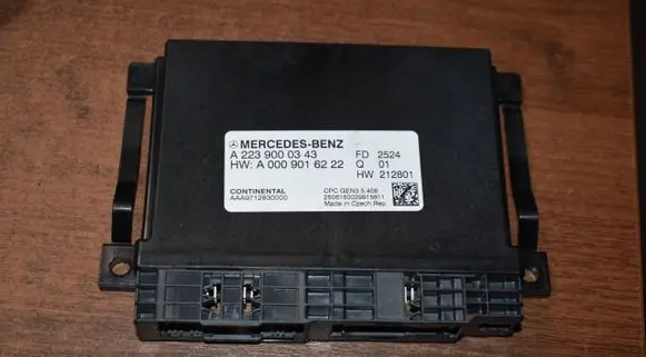 Mercedes-Benz E W214 Trunk lid opening control unit A2239000343555