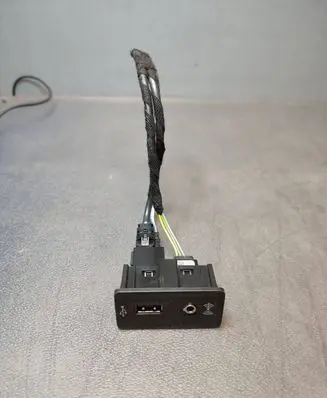 Volkswagen PASSAT B8 AUX in-socket connector 5G0035222H